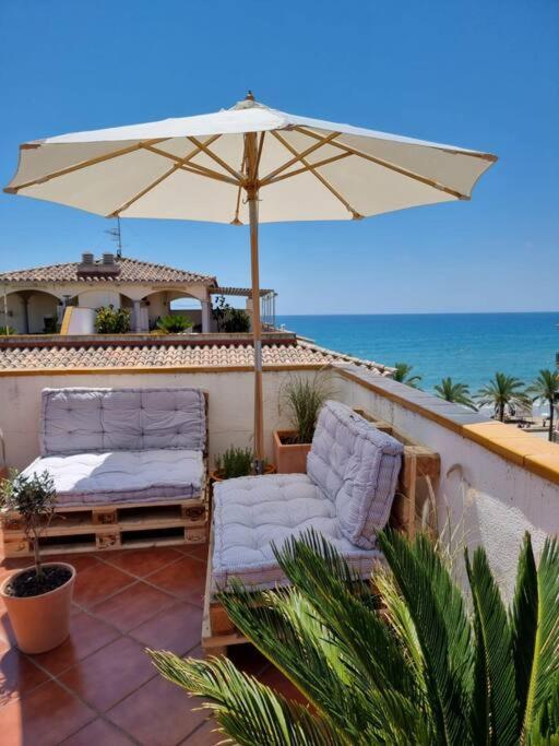 Cal Salmare Seafront Apartment With Rooftop Terrace And Pool Calafell Exterior photo